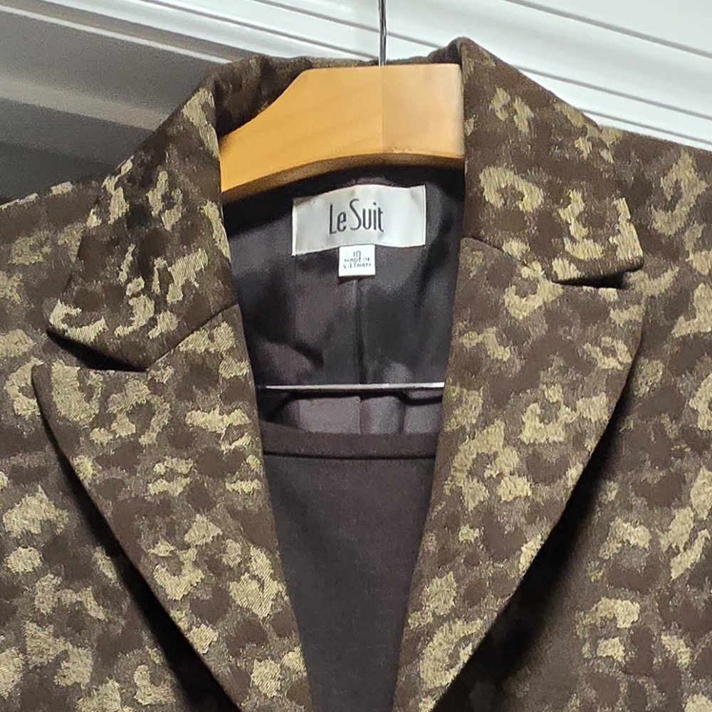 Long brown skirt set from Le Suit - Picture 6 of 6